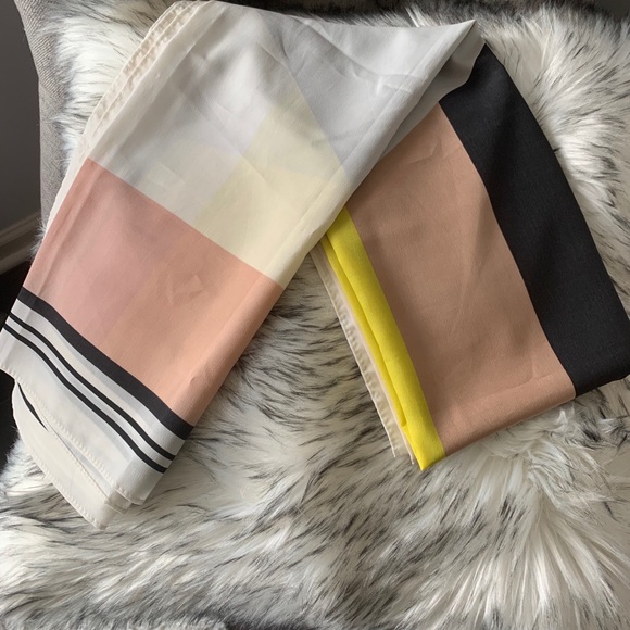 NWT H&M Oversized geometric multicolor scarf - Picture 5 of 9